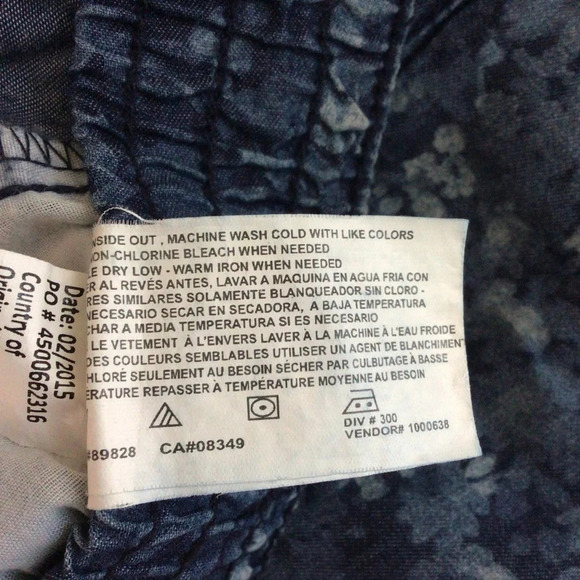 Gloria Vanderbilt Blue Floral Shorts - Size 14 - Picture 7 of 7